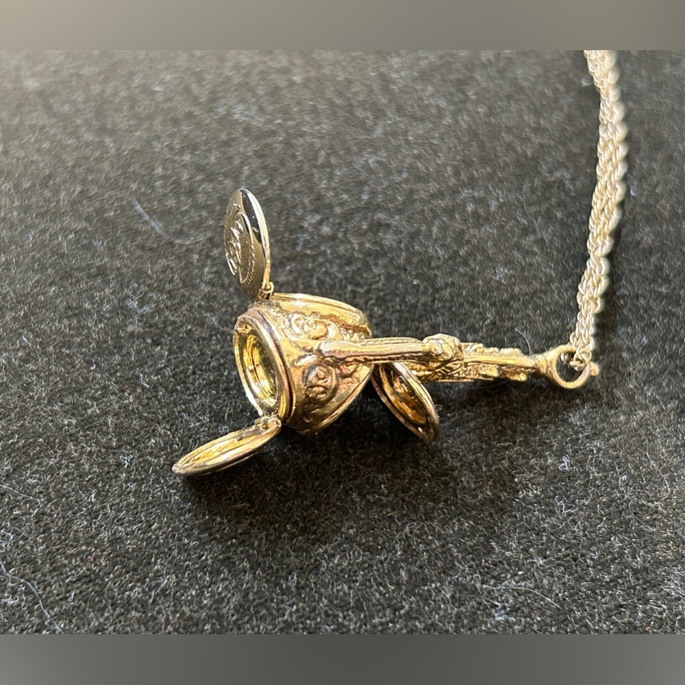 *SOLD* Three-sided locket